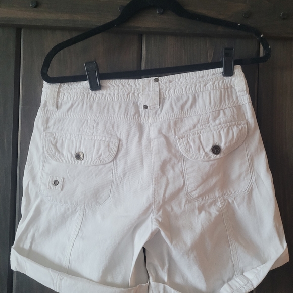 2/$20 Dalia White casual comfy shorts sz 8 - Picture 3 of 3
